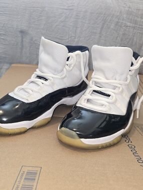 Nike Air Jordan 11 Retro High Concord 2018 White/Black 378037-100 Mens Size 8